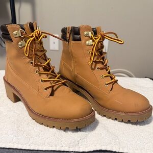 Women's Tan Lace-Up Ankle Boots with chunky heel